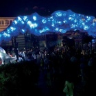 Thumbnail-Foto: Licht-Kunstwerk inForm umhüllt Botschaftsgebäude in Peking...