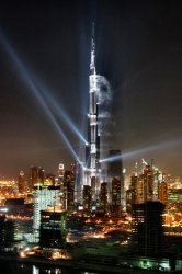 Zur Eröffnung des Burj Khalifa gab es eine Lichtinszenierung von Space Cannon....
