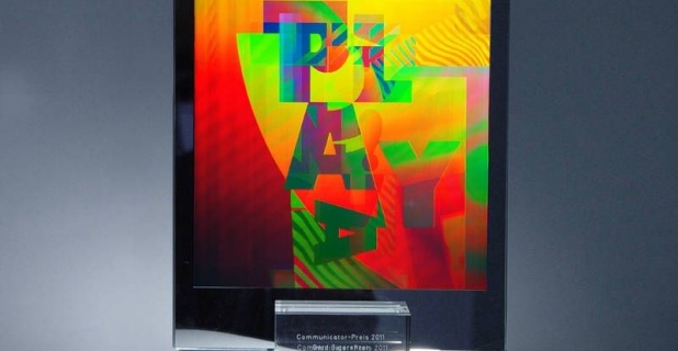 HoloSign ist wieder die Skulptur des Communicator-Preises 2011. © G+B pronova...