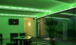 Stilvoll: Die F2 Lounge mit den Versa TUBES. © Lightpower GmbH...
