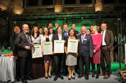 Die Preisträger des Grünen Einkaufskorb 2012 im Gruppenbild....