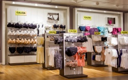Das neue CALIDA Shop-in-Shop-System mit
hoher Wandlungsfähigkeit für...