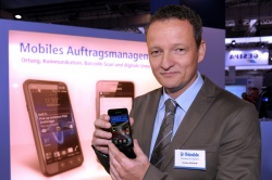 Carsten Holtrup stellt die mobile Telematik FleetXps vor....