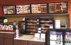 NCR Digital Signage in einer Dunkin‘ Donuts Filiale....
