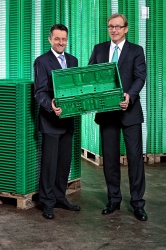 Wolfgang Orgeldinger (CEO von IFCO) und Thomas Albrecht (Director Service...