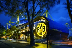 Das Beleuchtungskonzept der BVB FanWelt am Signal Iduna Park stammt aus dem...