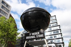 Grillfans aufgepasst: Erster Weber Original Store in Berlin-Mitte...