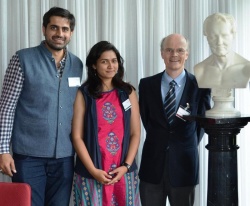 v.l.n.r.: Varun Kashyap, Monika Shukla und Dr. Enno Aufderheide,...