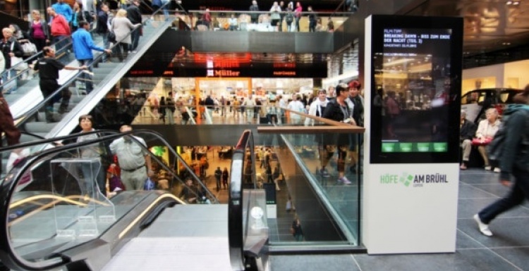 Foto: Interaktives Digital Signage für Shopping-Malls...