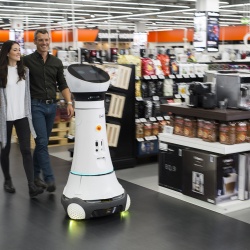 Thumbnail-Foto: Roboter als Einkaufsassistent im Saturn Markt in Ingolstadt...