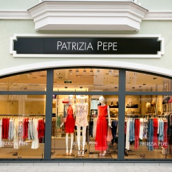 Thumbnail-Foto: Patrizia Pepe feiert Eröffnung mit Umdasch Shopfitting...