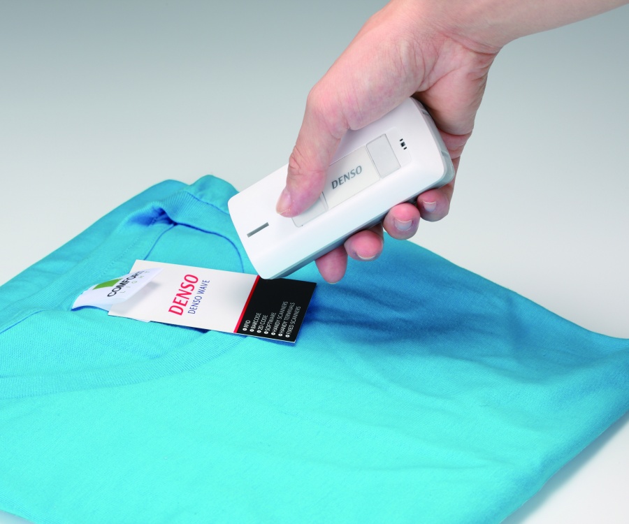 Foto: DENSO bringt Scanner mit RFID in  praktischem Taschenformat heraus...