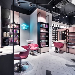 Thumbnail-Foto: So kann Shopdesign aussehen: Die erste Filiale von Mußler Beauty by...