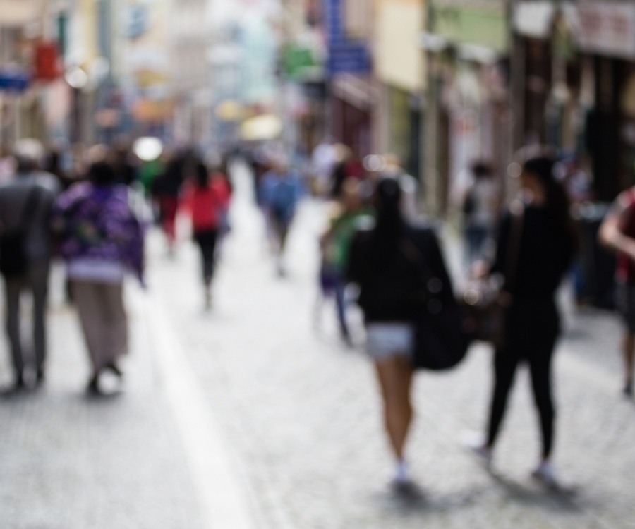 Foto: Stationärer Handel beim Shopping meist beliebter als E-Commerce...