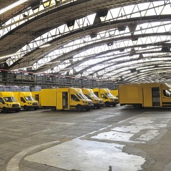 Thumbnail-Foto: Ford startet Serienproduktion des E-Transporters in Köln...