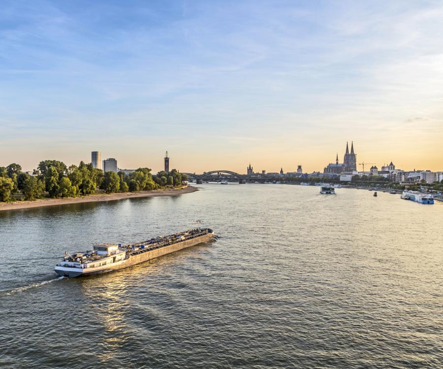 Foto: Volle Kraft voraus: Längere Fahrzeiten bei der Binnen-Schifffahrt...