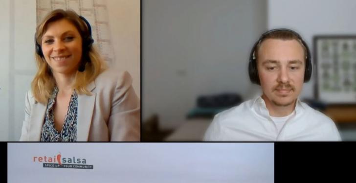 Zwei Speaker bei einem virtuellen Webtalk, eine Frau und ein Mann...