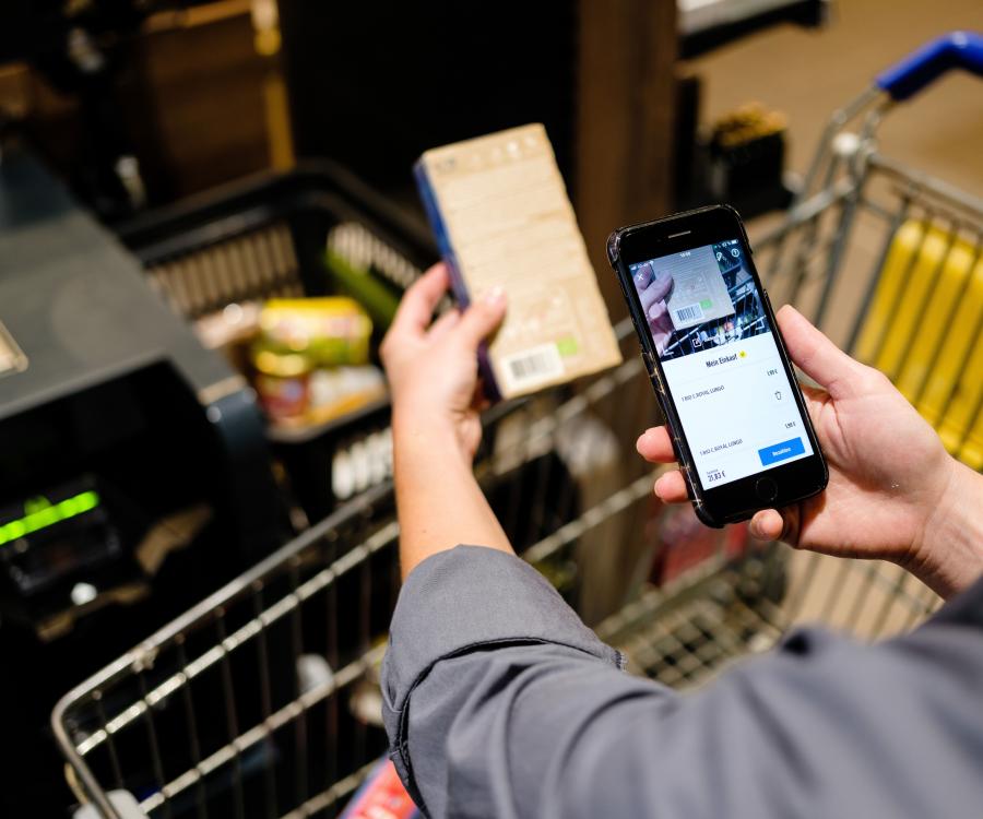 Foto: Self-Scanning setzt sich im stationären Handel durch...