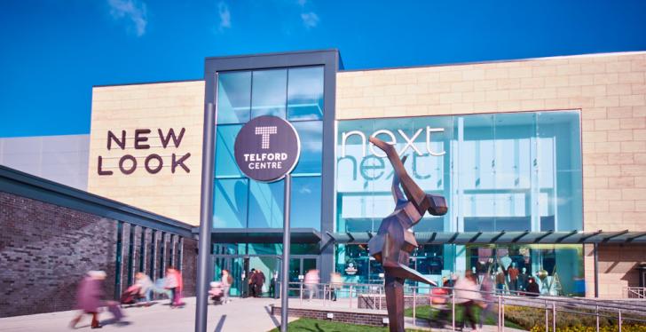 Blick auf den Eingangsbereich des Telford Shopping Centre...