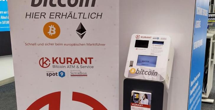 Ein Bitcoin-Automat in einem Elektrofachhandel