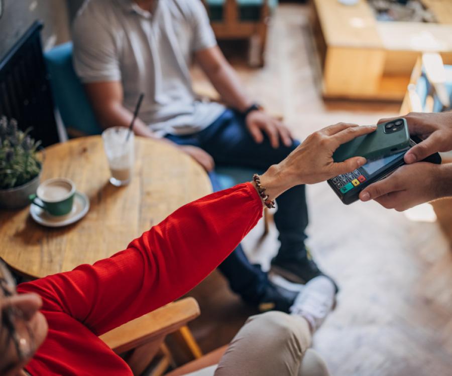 Foto: Visa Payment Monitor: Bezahlen mit dem Smartphone in fünf Jahren Alltag...