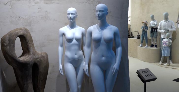 2 Mannequins ohne Kleidung