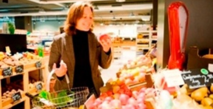 Foto: Das neue Ladendesign in der Obst- und Gemüseabteilung trumpft mit...