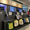 Die moderne Kasse im Flagship Store.