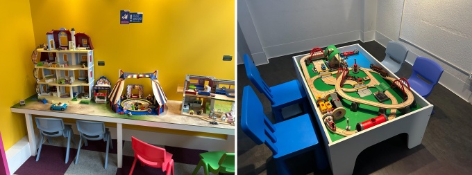 Verschiedene Spielstationen im Playmobile-Store