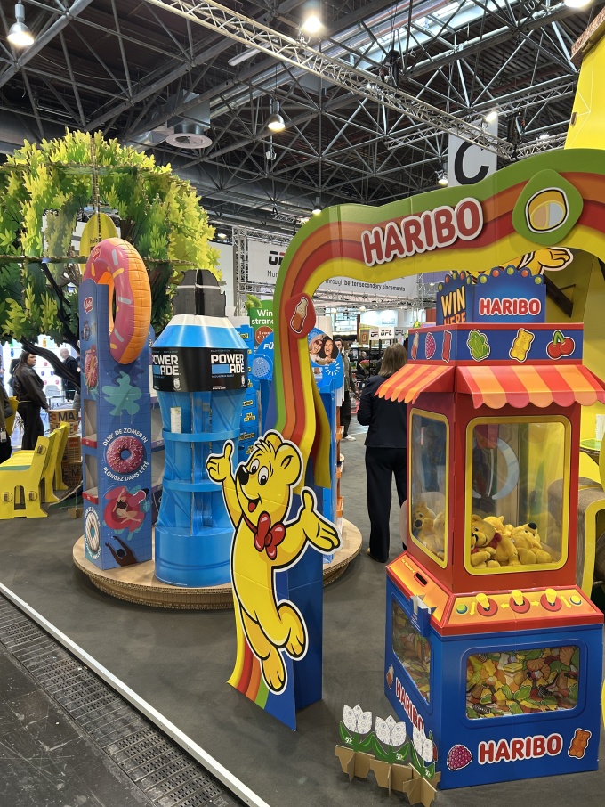 Sehr bunter Haribo-Stand.
