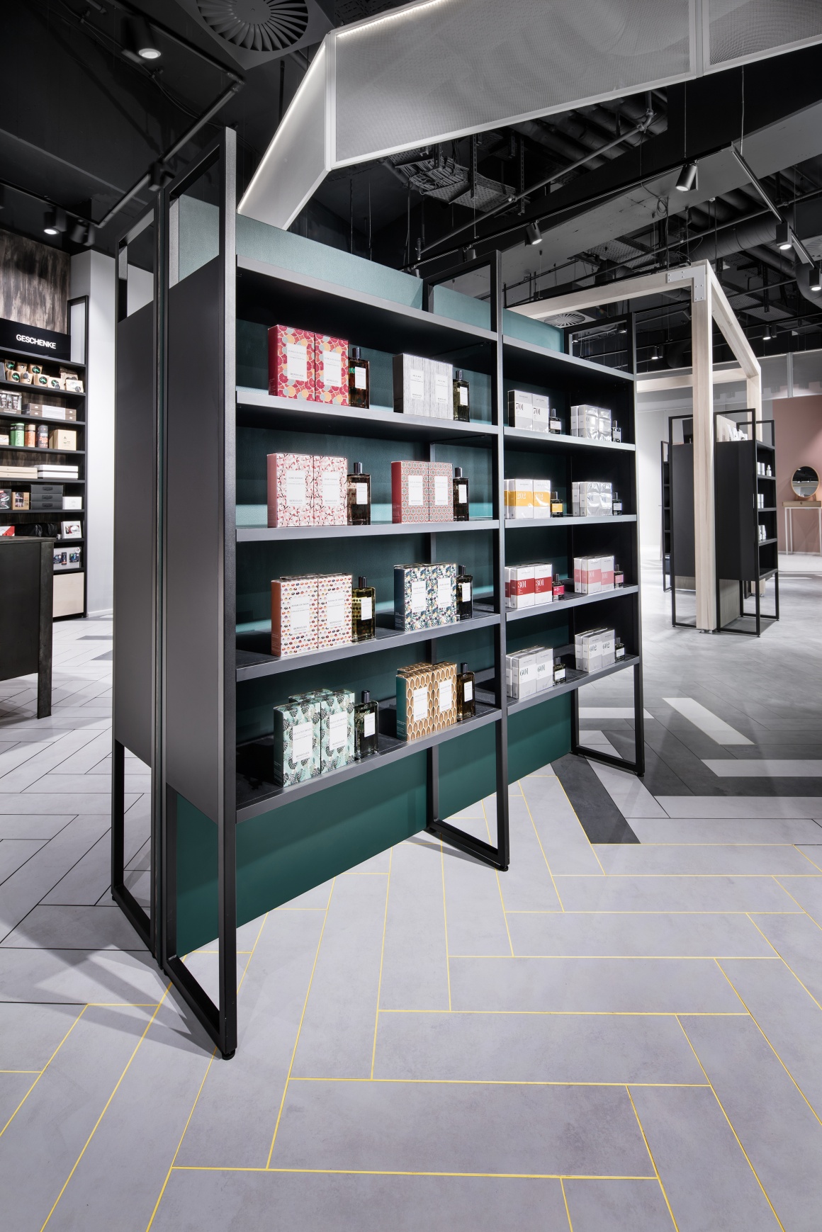 Foto: So kann Shopdesign aussehen: Die erste Filiale von Mußler Beauty by...