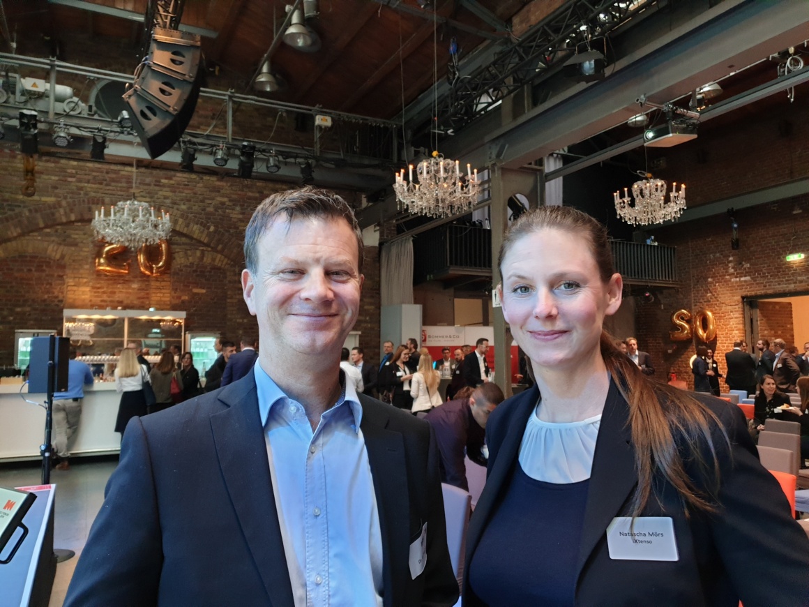 Dr. Kai Hudetz und Natascha Mörs von iXtenso bei der Veranstaltung für B2B...