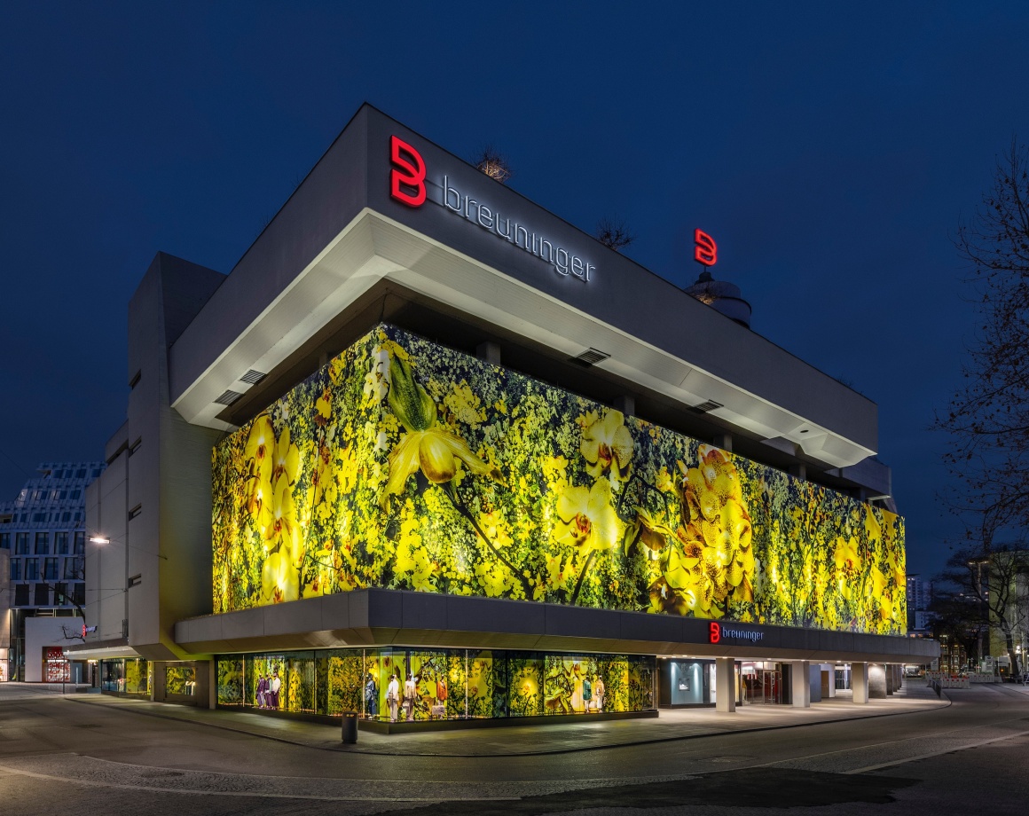 Flagshipstore Stuttgart / Breuninger Department Stores virtuell geöffnet....