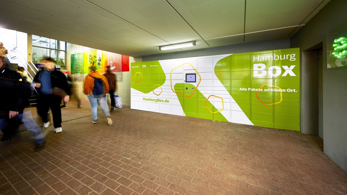 Grün weiße Abholstation in einer U-Bahnstation