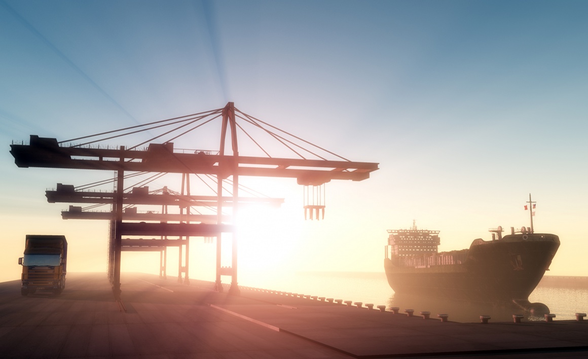 Schiff fährt in Hafen ein, Sonnenuntergang im Hintergrund...